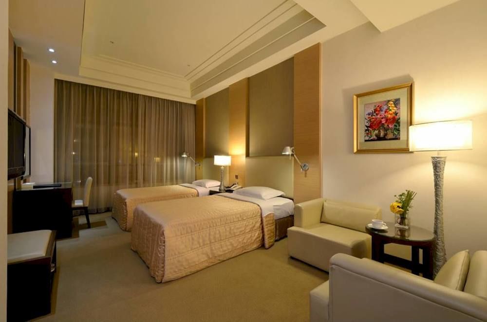Ever Delightful Business Hotel Чиай Сити Екстериор снимка