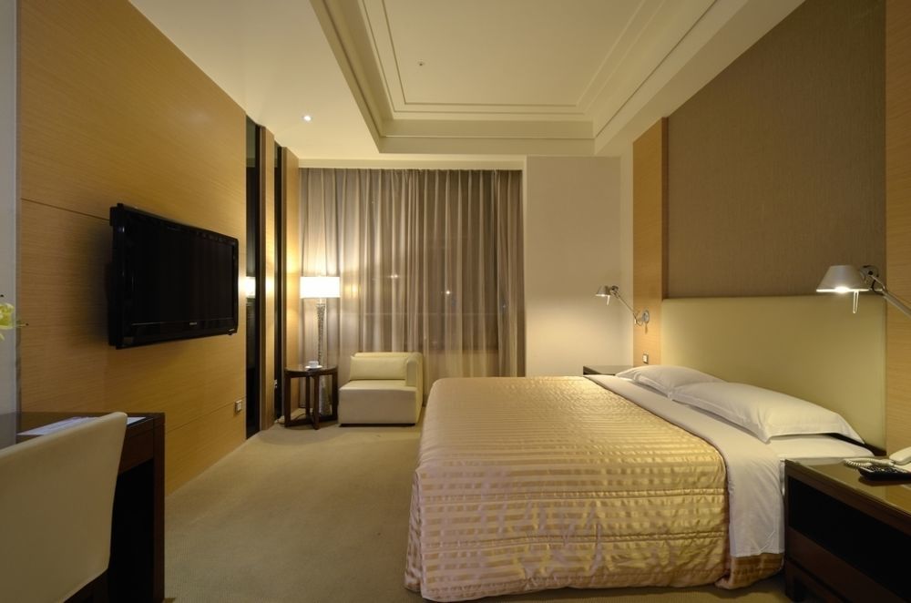 Ever Delightful Business Hotel Чиай Сити Екстериор снимка