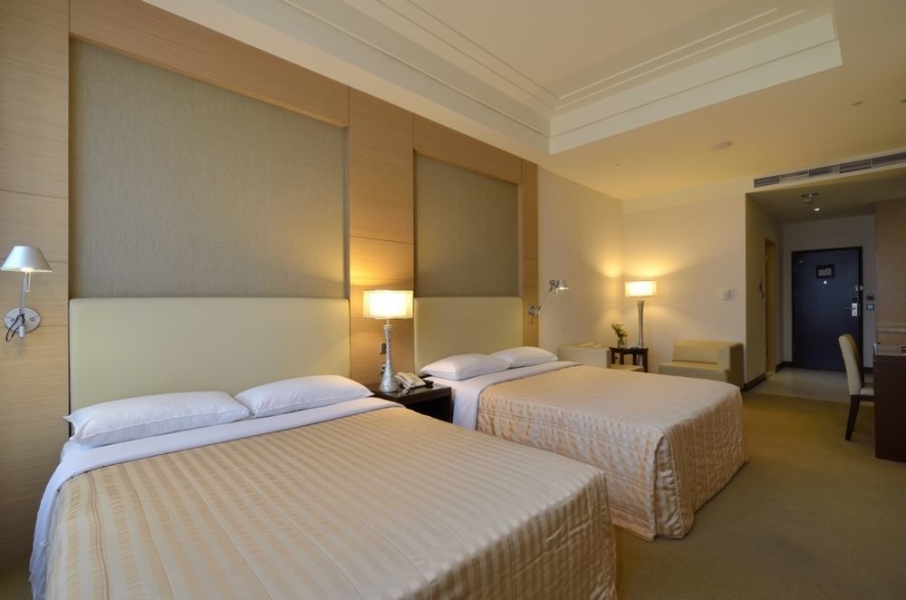 Ever Delightful Business Hotel Чиай Сити Екстериор снимка