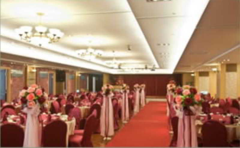Ever Delightful Business Hotel Чиай Сити Екстериор снимка