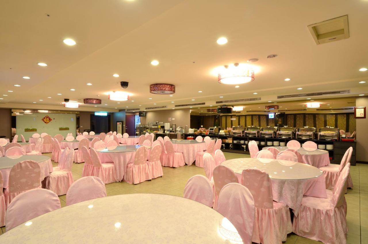Ever Delightful Business Hotel Чиай Сити Екстериор снимка