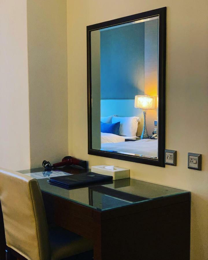 Ever Delightful Business Hotel Чиай Сити Екстериор снимка