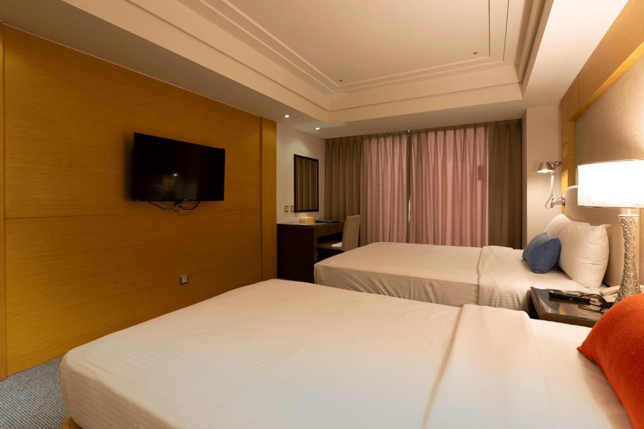 Ever Delightful Business Hotel Чиай Сити Екстериор снимка
