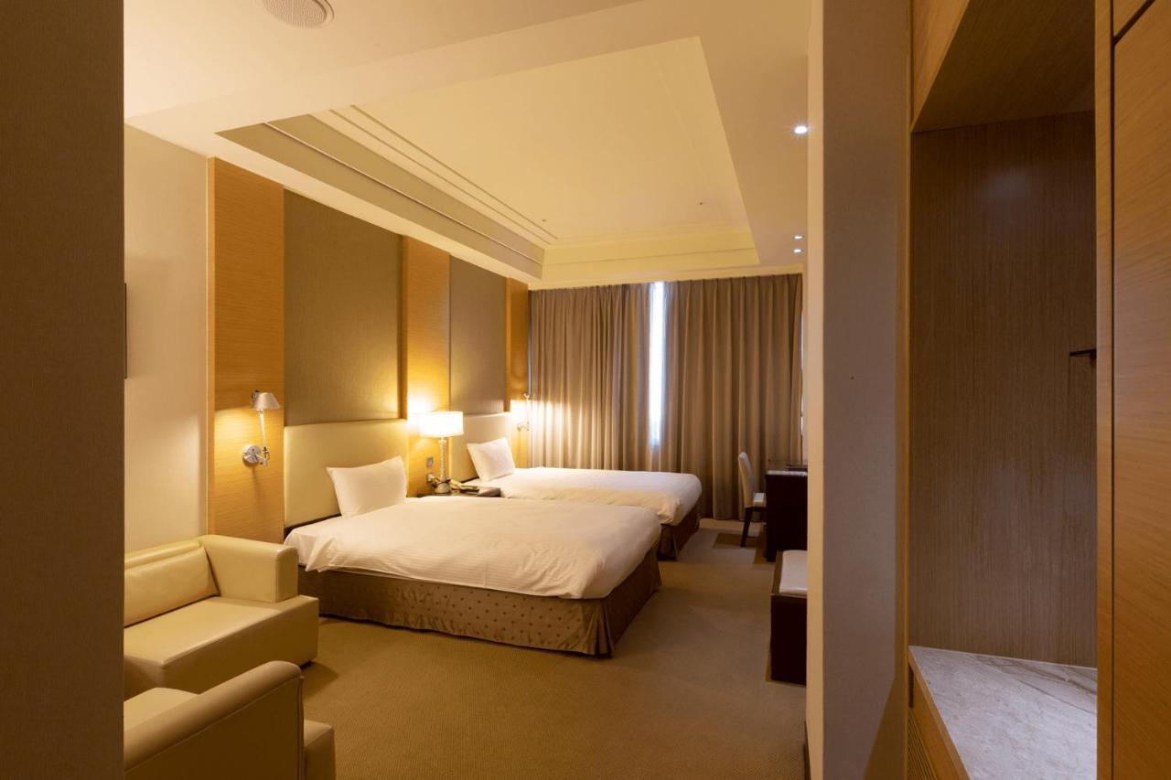 Ever Delightful Business Hotel Чиай Сити Екстериор снимка