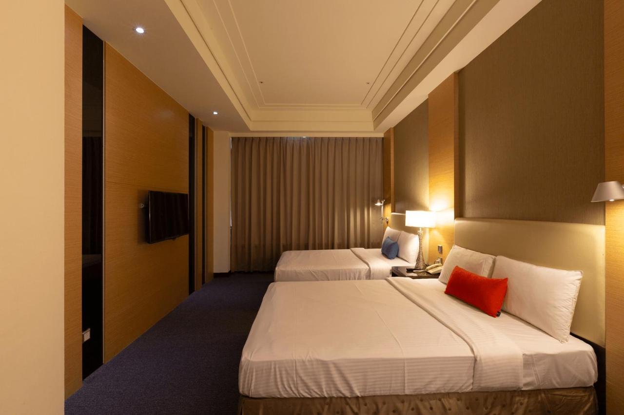 Ever Delightful Business Hotel Чиай Сити Екстериор снимка
