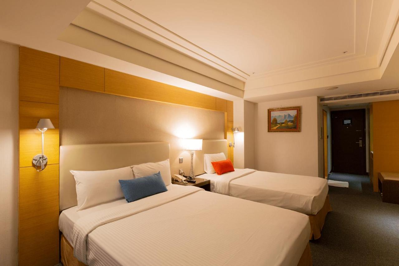 Ever Delightful Business Hotel Чиай Сити Екстериор снимка