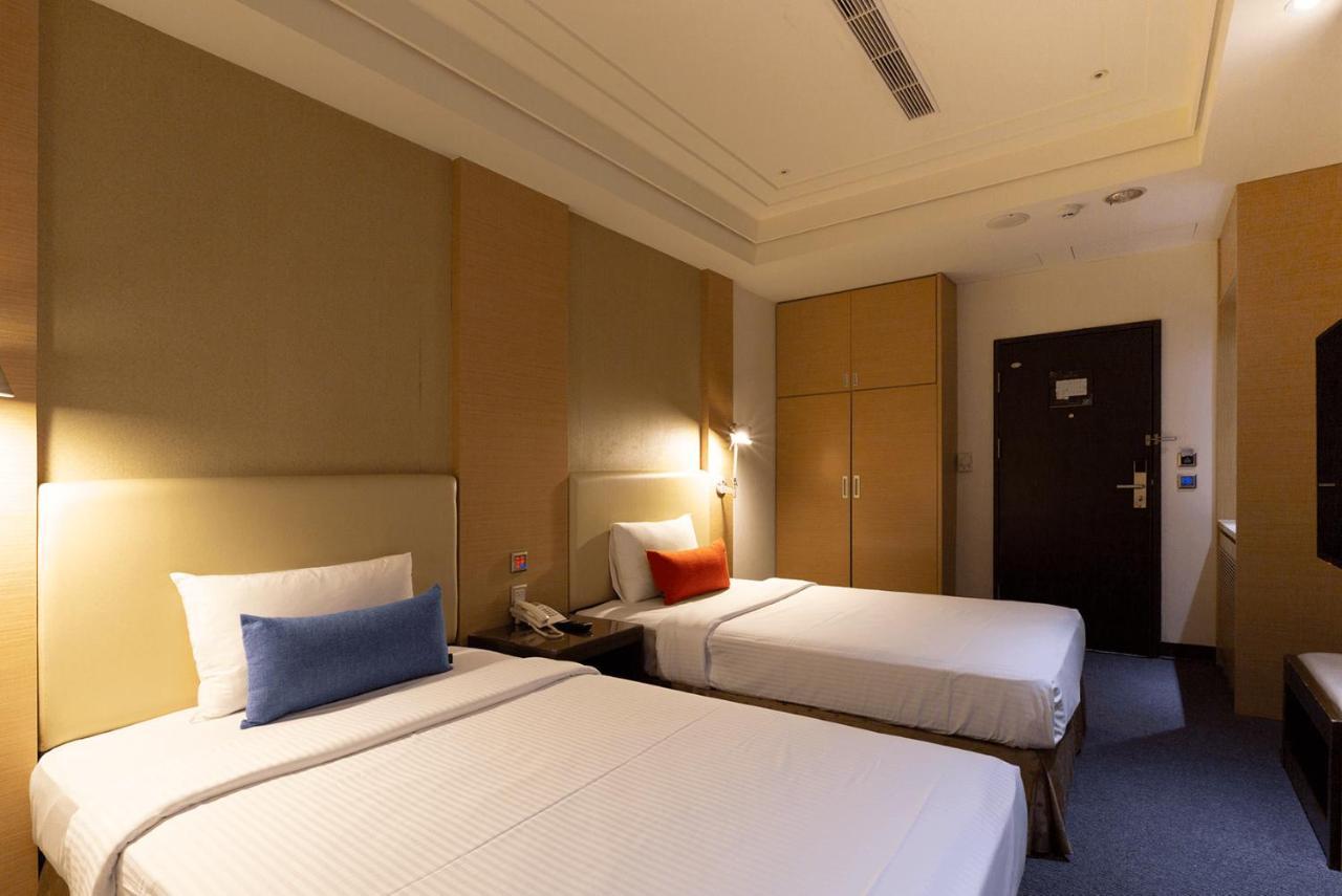 Ever Delightful Business Hotel Чиай Сити Екстериор снимка
